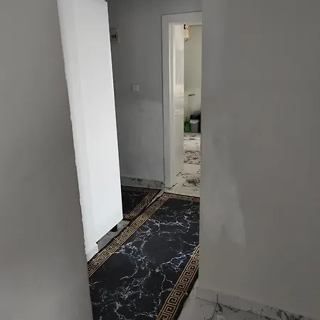 Hostel * Yakuplu
